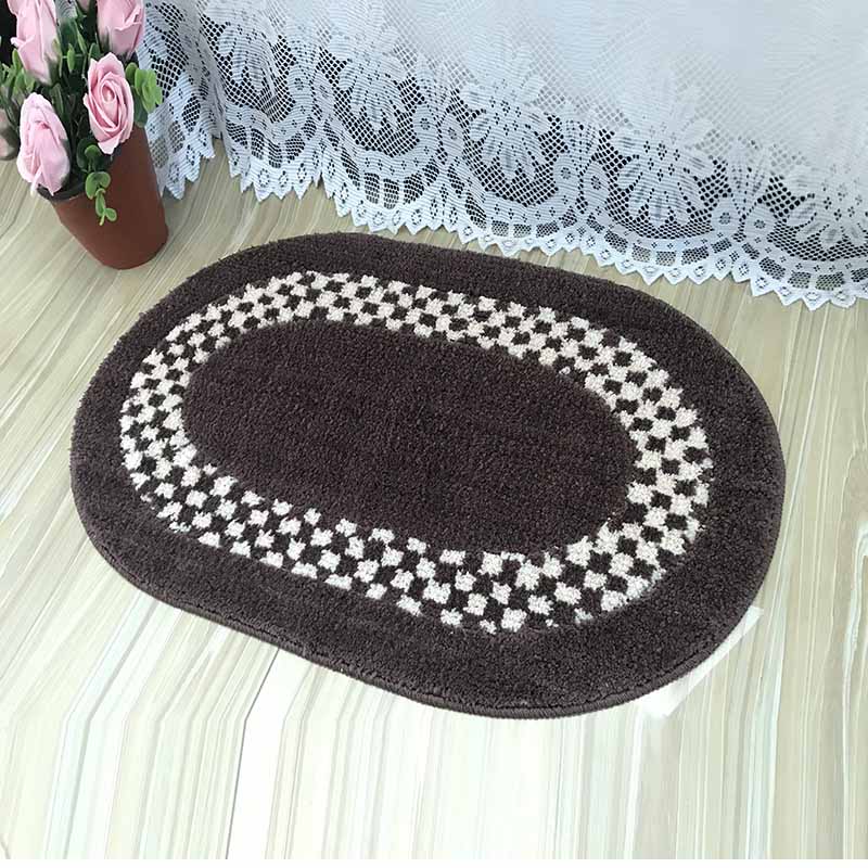 Oval-shaped jacquard bathmat